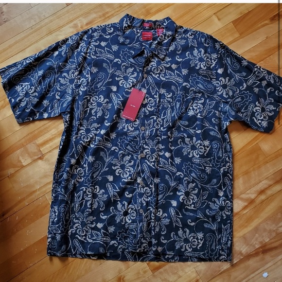 Brand new arrow short sleeve button up